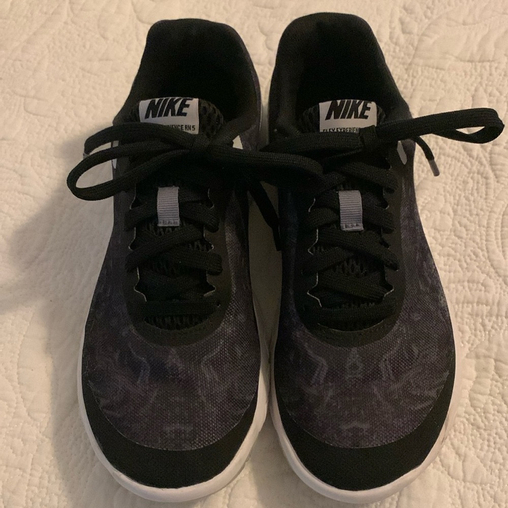 Nike Flex Experience RN5 Running Shoes, EUC, Women 7.5 US, 38.5 EUR, Light Wear